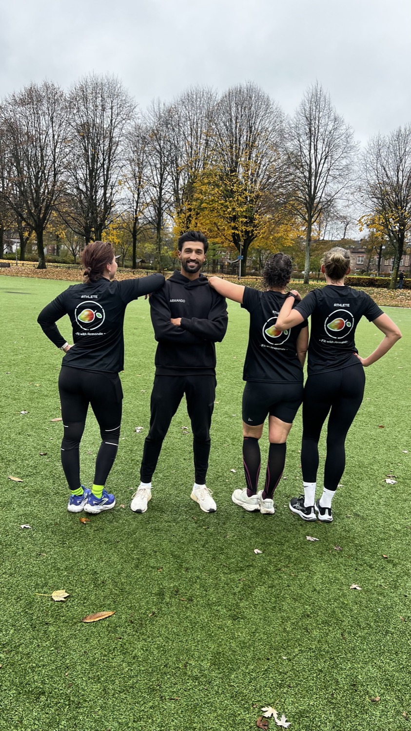 Armando met Run Club Amersfoort in het park